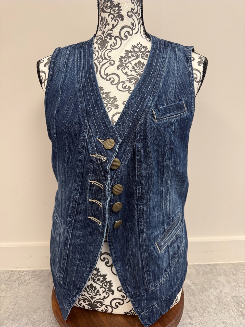 Cabi Partridge Wash Asymmetric Denim Vest Size M IStyle 347
